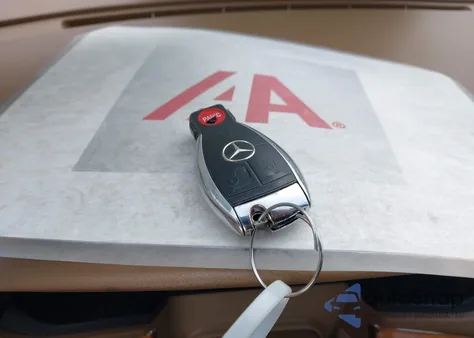 2007 Mercedes-Benz E 350 z USA, uszkodzony, nr VIN WDBUF56X27B123832